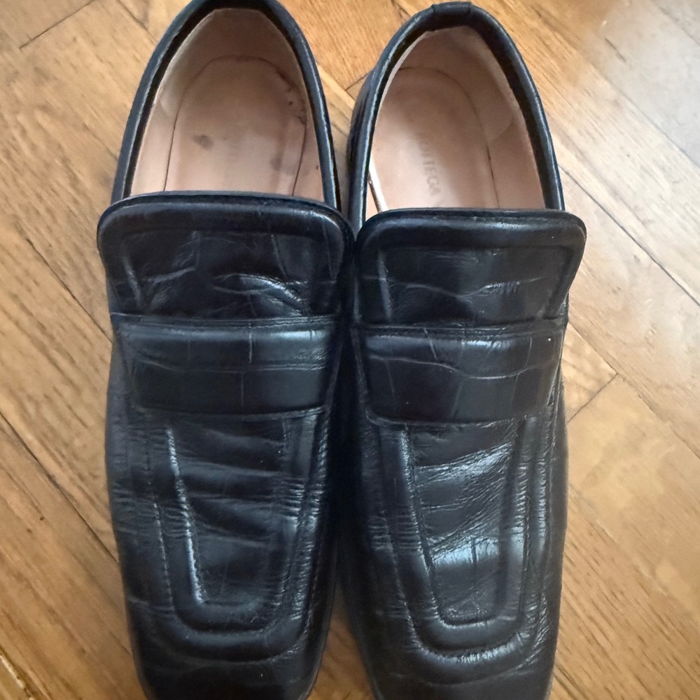 Bottega Veneta Black Leather Flats